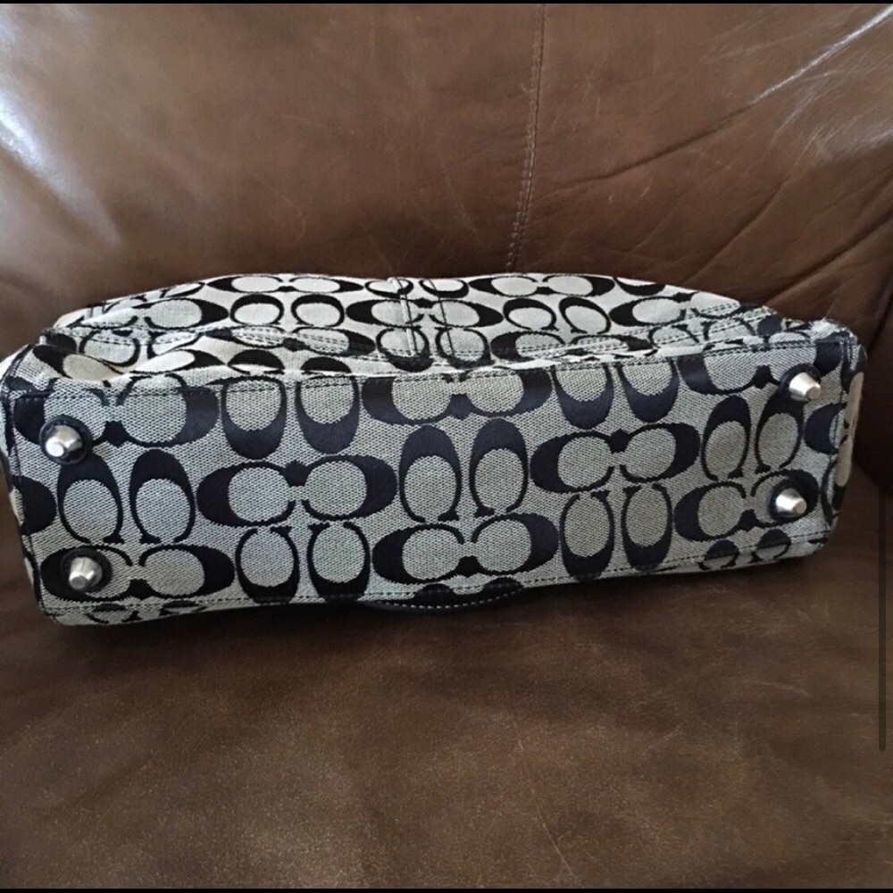 Purse - Picture 4 of 8
